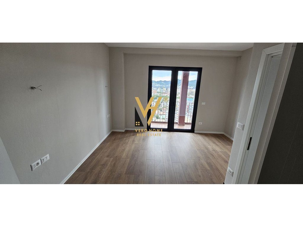 JEPET ZYRE 160M2 ME QERA TE GARDEN BUILDING 2.000 EURO 3