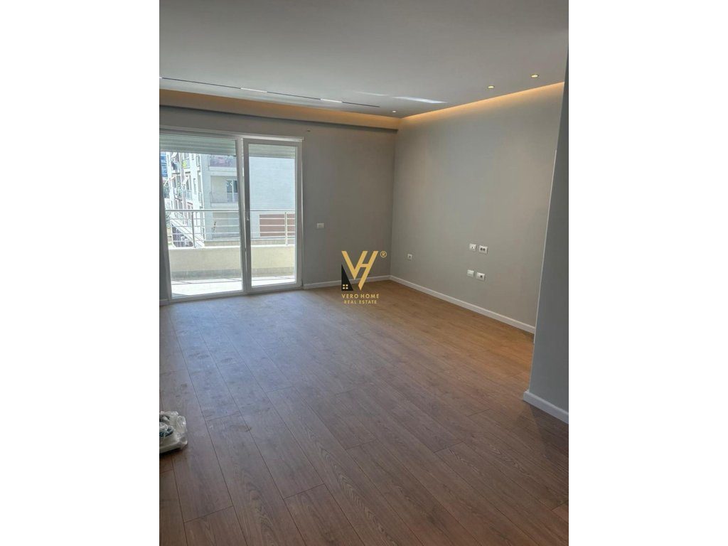 JEPET ZYRE 120 M2 ME QIRA TE KIKA 2, KOMUNA E PARISIT 130.000 LEKE