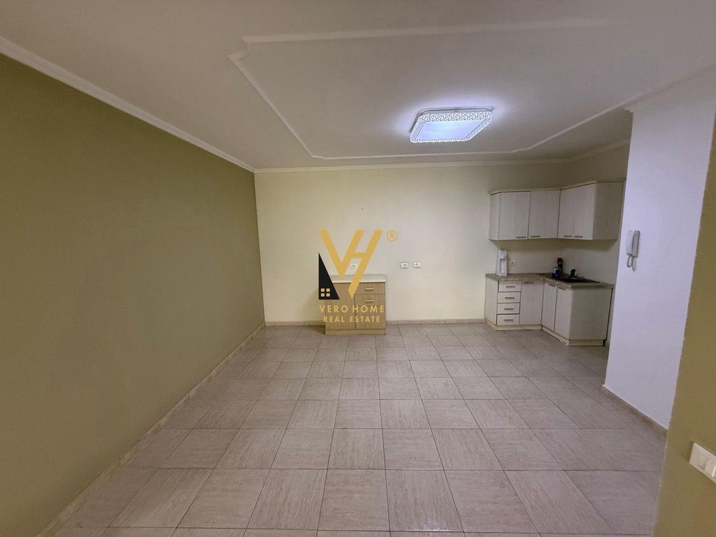 JEPET ZYRE 125 M2 ME QERA NE ISH-BLLOK 1.500 EURO 4