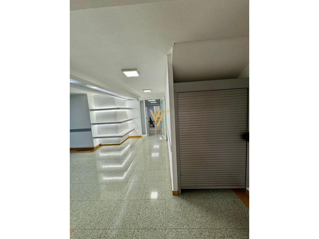 JEPET AMBJENT BIZNESI 655 M2 ME QERA TE RRUGA E KAVAJES 5.800 EURO 3