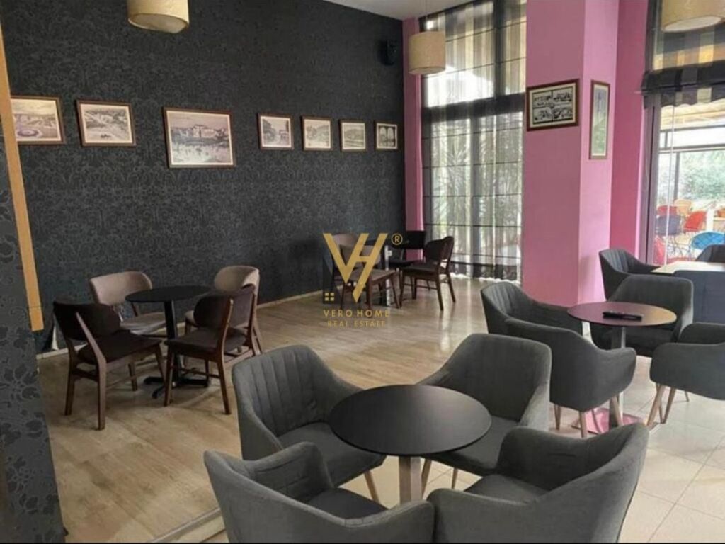 Shitet lokal te Brryli , pran Maternitetit te Ri 120 m2
