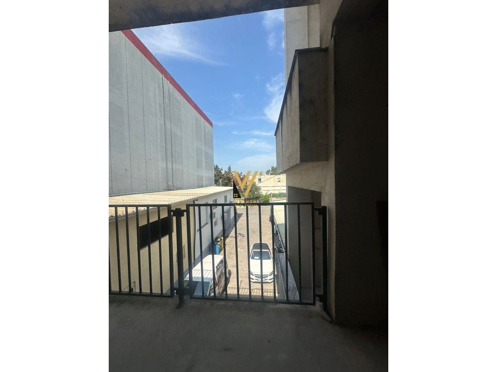 JEPET MAGAZINE 770M2 ME QERA TE AUTOSTRADA TR-DR 1.600 EURO 3
