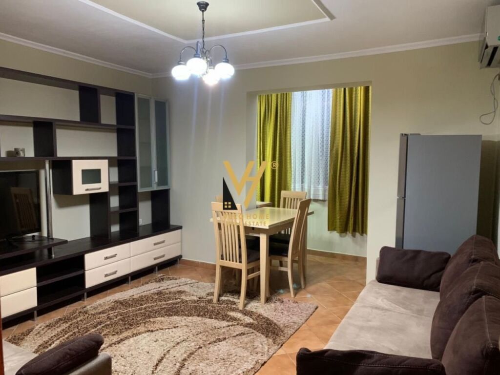 Jepet Apartament 2+1+ballkon me qera te Rruga Mihal Cako 65 m2 3