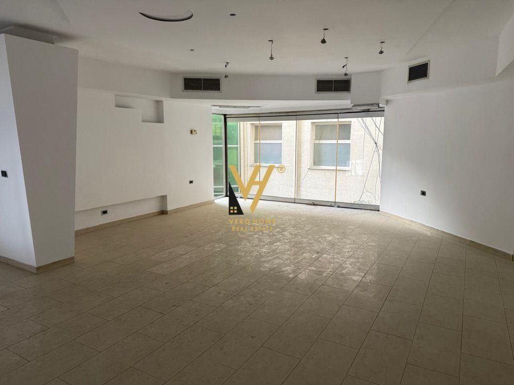 SHITET DYQAN 99.3 M2 RRUGA MIHAL GRAMENO 500.000 EURO