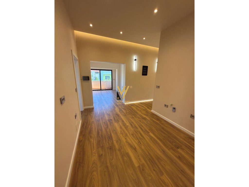 JEPET AMBIENT BIZNESI 170 M2 TE VILAT GJERMANE 1.900 EURO
