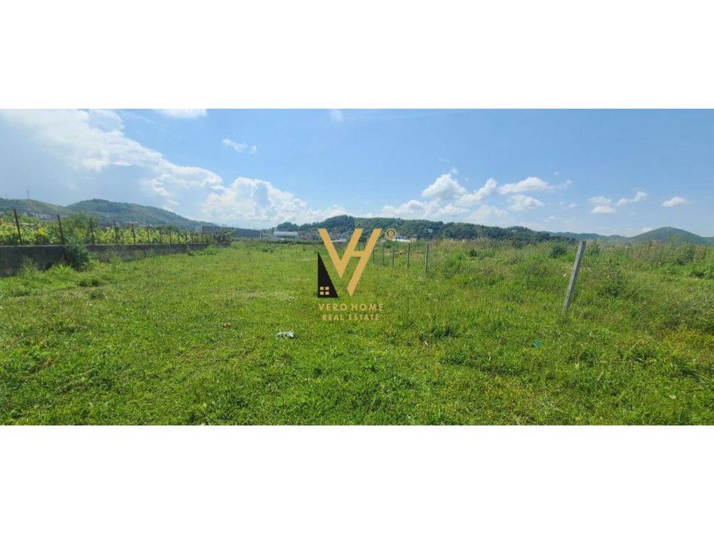 SHITET TOKE 2.400 M2 NE RRAKULL, KAVAJE 25.000 EURO