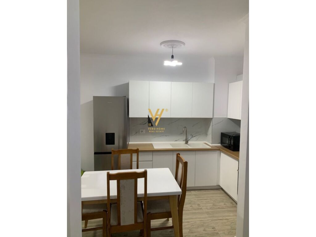 Jepet Apartament 1+1+ballkon me qera te Spitali Amerikan 3 , Yzberisht 75 m2 2