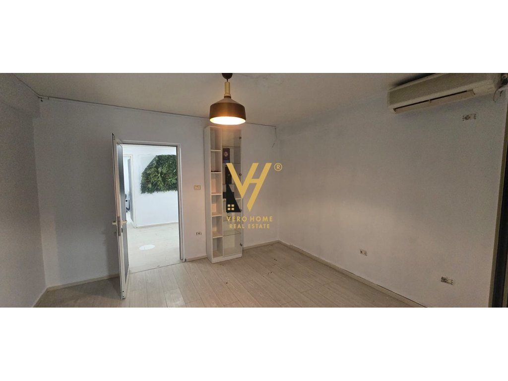 JEPET ZYRE 120 M2 ME QERA TE SHESHI WILLSON 850 EURO