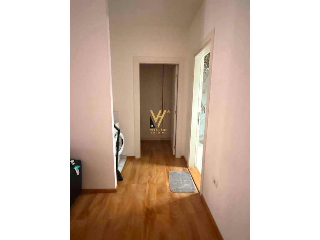 JEPET APARTAMENT 1+1+BLK ME QERA TE HARRY FULTZ 60.000 LEKE 4