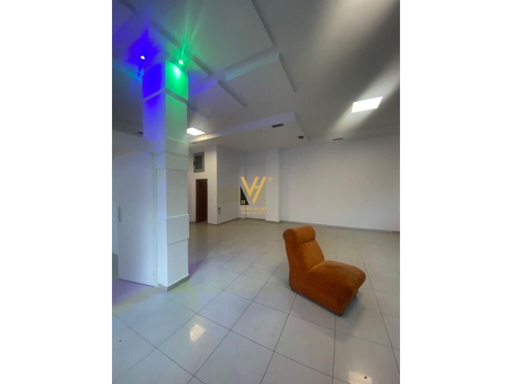 Jepet ambient biznesi me qera te Brryli 100 m2 3