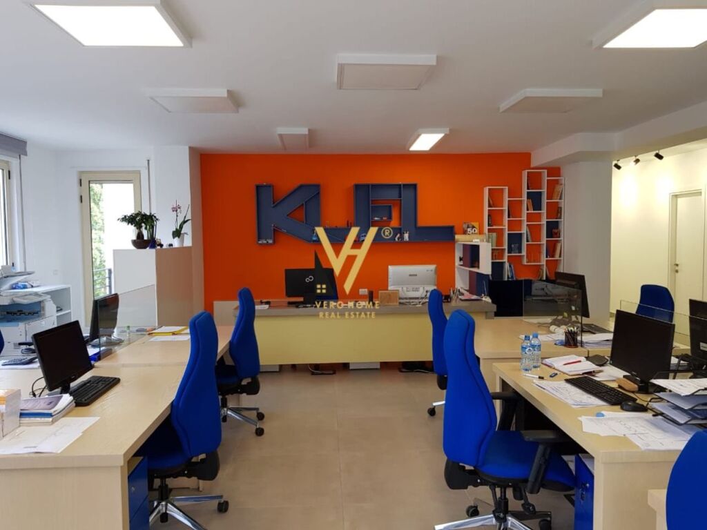 Shitet ambient biznesi te Komuna e Parisit 107 m2 3