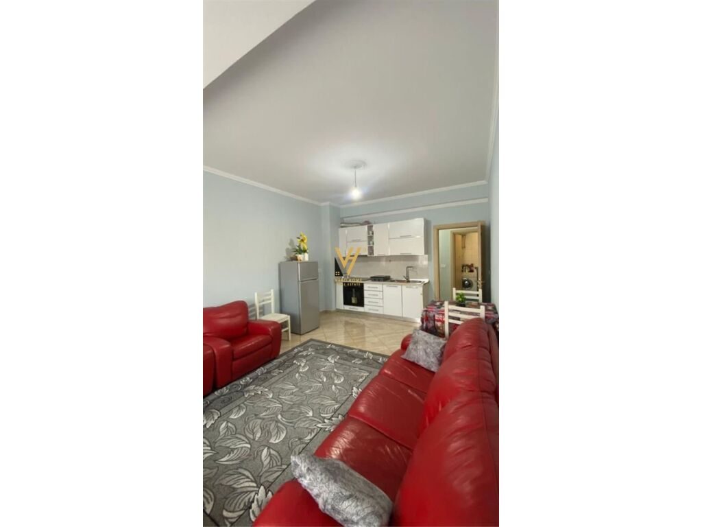 Jepet Apartament 2+1+ballkon me qera te Unaza e Re 104 m2 3