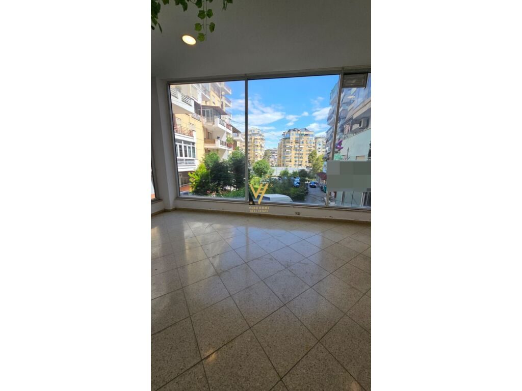 Shitet Njesi Biznesi te Nenkalimi Kodra e Diellit 136 m2 4