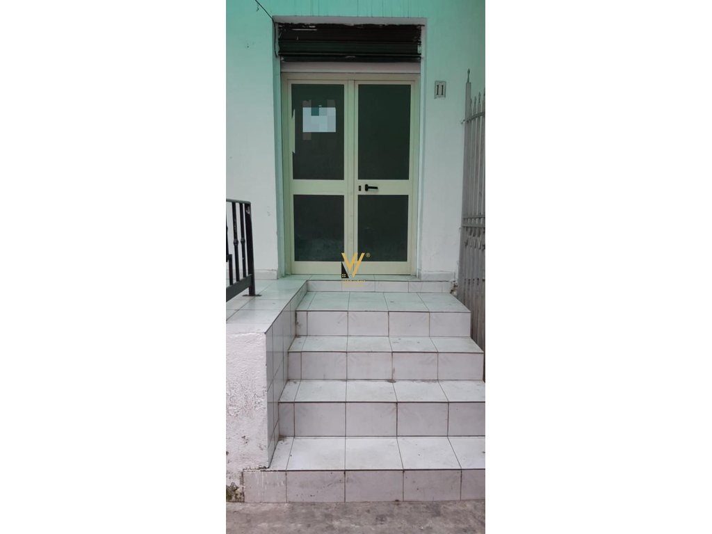 JEPET DYQAN 20 M2 ME QERA TE MYSLYM SHYRI 400 EURO