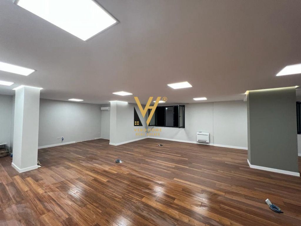 JEPET ZYRE 150 M2 ME QERA TE SHALLVARET 1.800 EURO 3