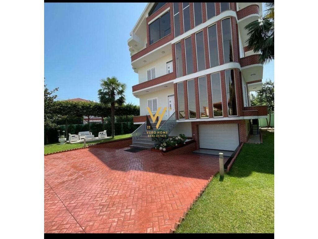 Shitet vile tre kateshe ne Institut 430 m2