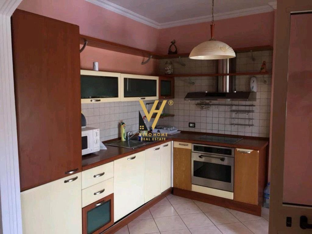JEPET APARTAMENT 2+1+BLK ME QERA TE STACIONI I TRENIT 750 EURO 3