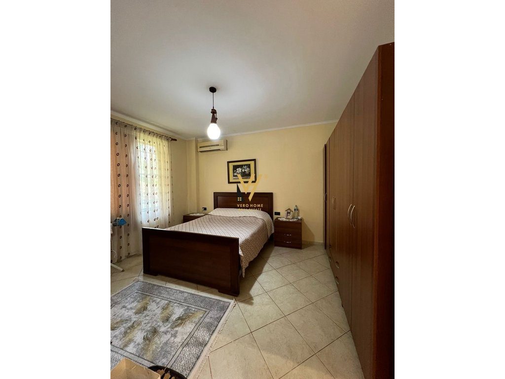 JEPET APARTAMENT 2+1 ME QERA NE DON BOSKO 50.000 LEKE 3