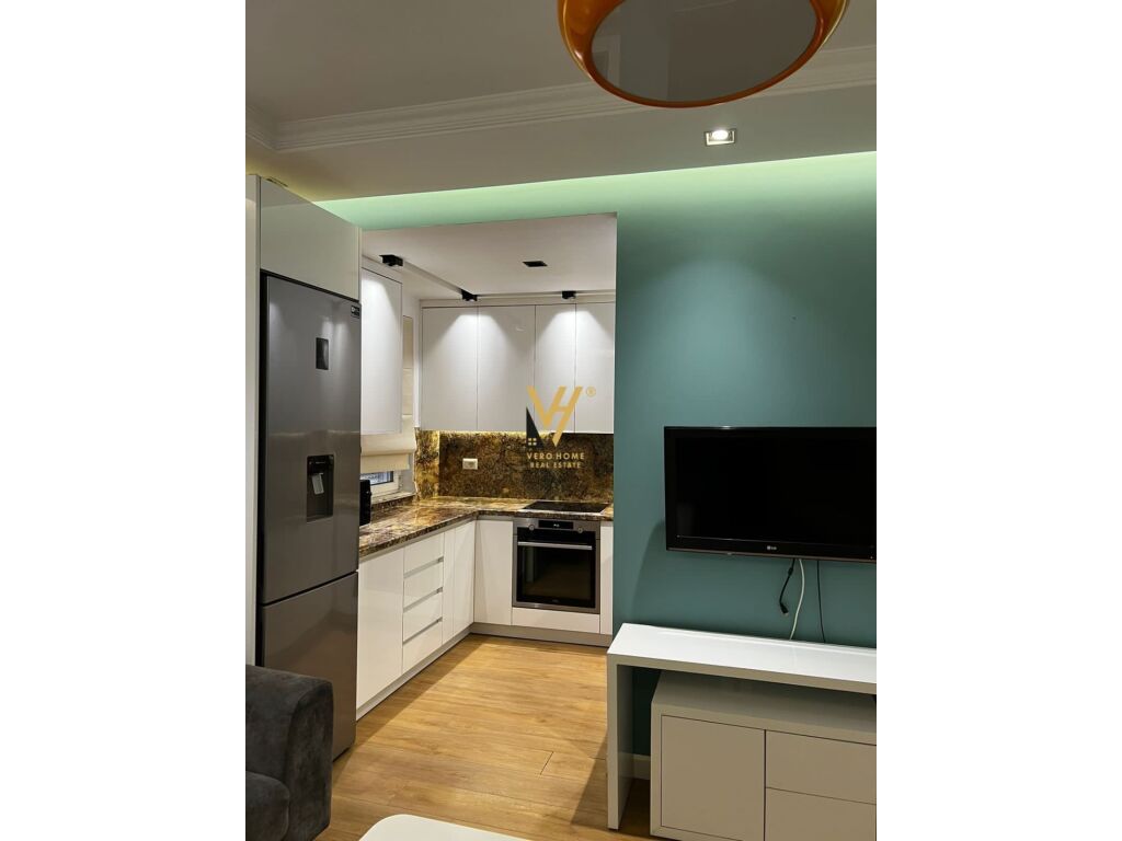 Jepet Apartament 3+1+2 me qera te 21 Dhjetori 130 m2 3