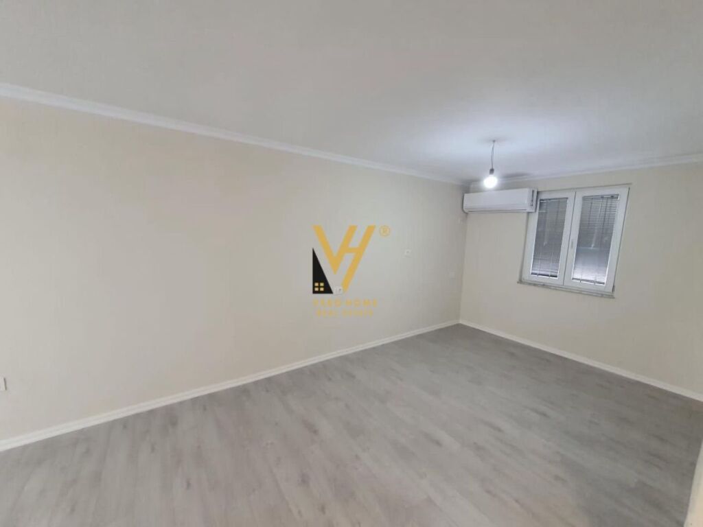 Jepet Zyre me qera te 21 Dhjetori 70 m2 4