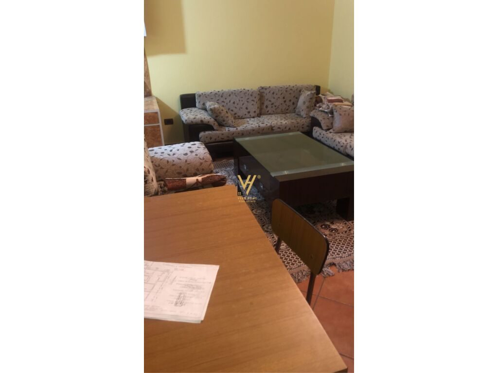 Jepet Apartament 2+1+ballkon me qera te Bulevardi Zhan D ark 72 m2