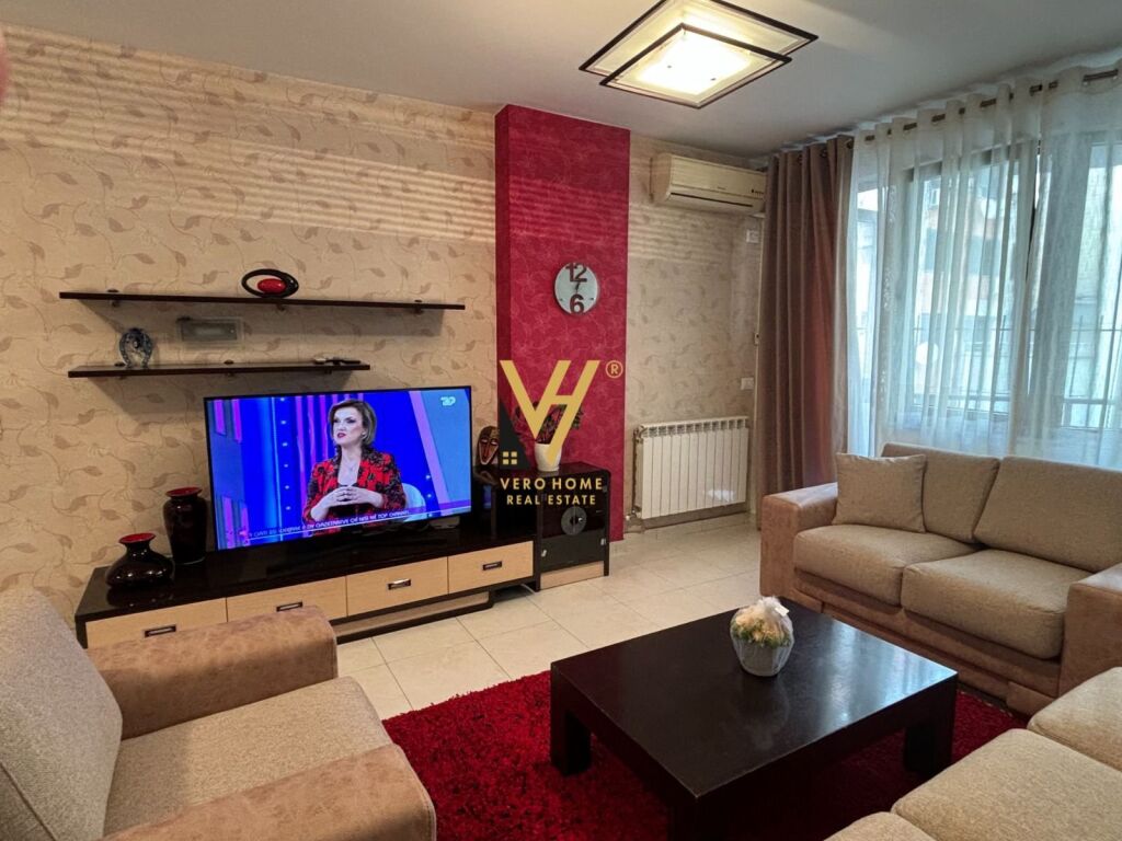 Jepet Apartament 2+1+2 me qera te 21 Dhjetori 108 m2