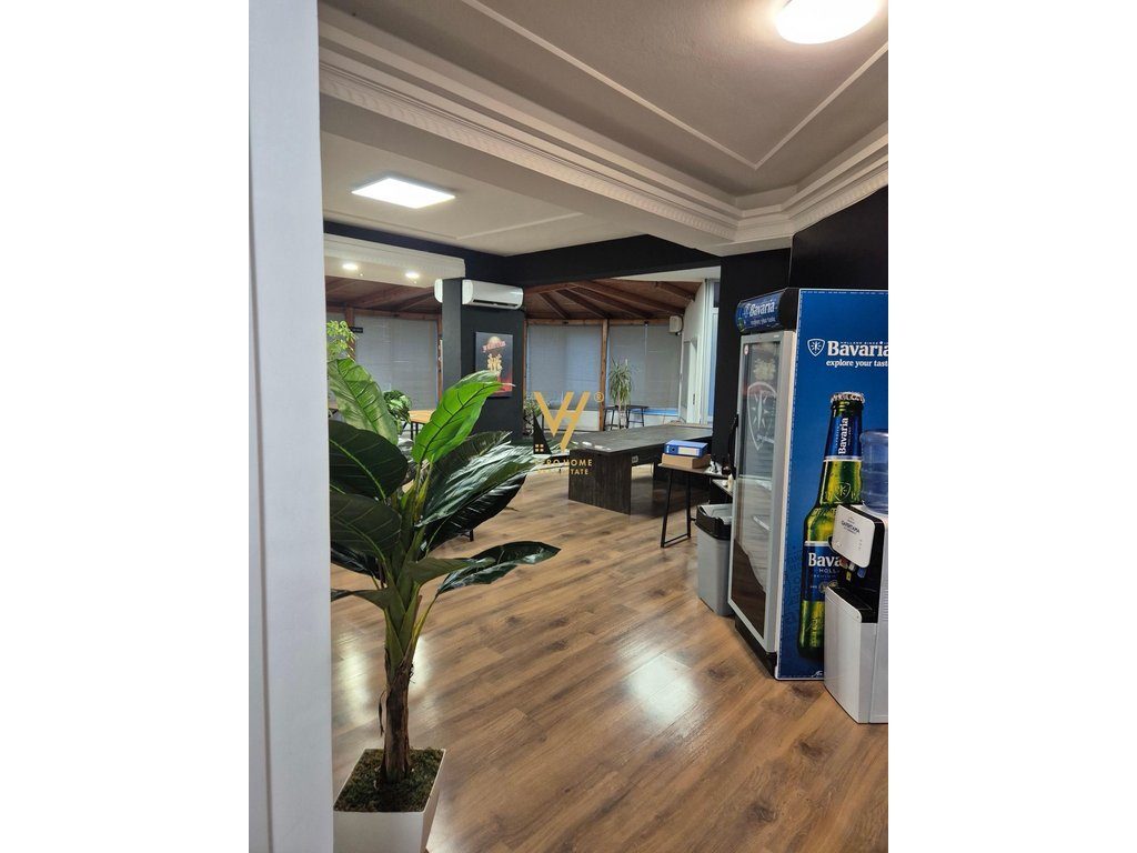 JEPET ZYRE 150 M2 ME QERA TEK GLOBI, RRUGA KAVAJES 900 EURO 3
