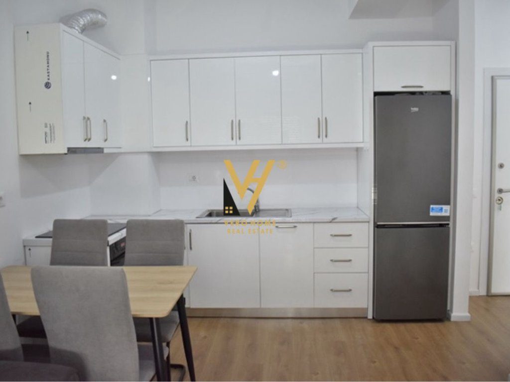 JEPET APARTAMENT 1+1+BLK ME QERA TE ALI DEMI 40.000 LEKE 3