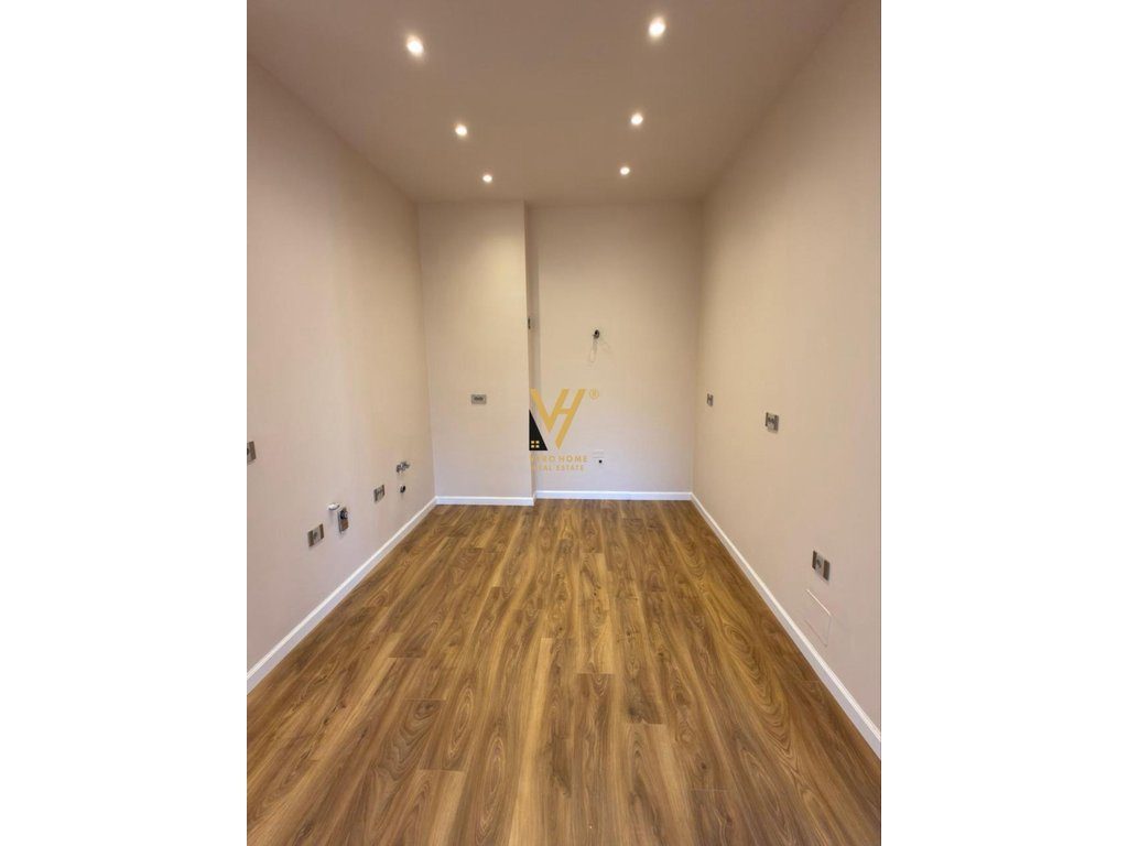 JEPET AMBIENT BIZNESI 170 M2 TE VILAT GJERMANE 1.900 EURO 4