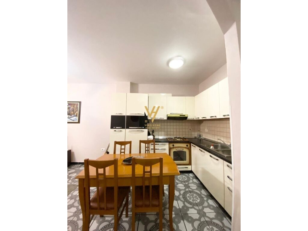 Jepet Apartament 2+1+ballkon me qera te Shkolla e Baletit 90 m2 3