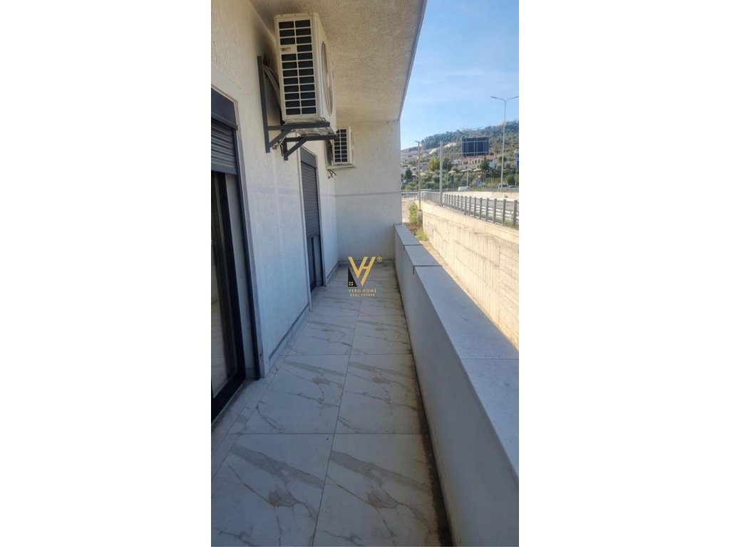 JEPET ZYRE 350 M2 ME QERA PRANE TEG 3.000 EURO 4