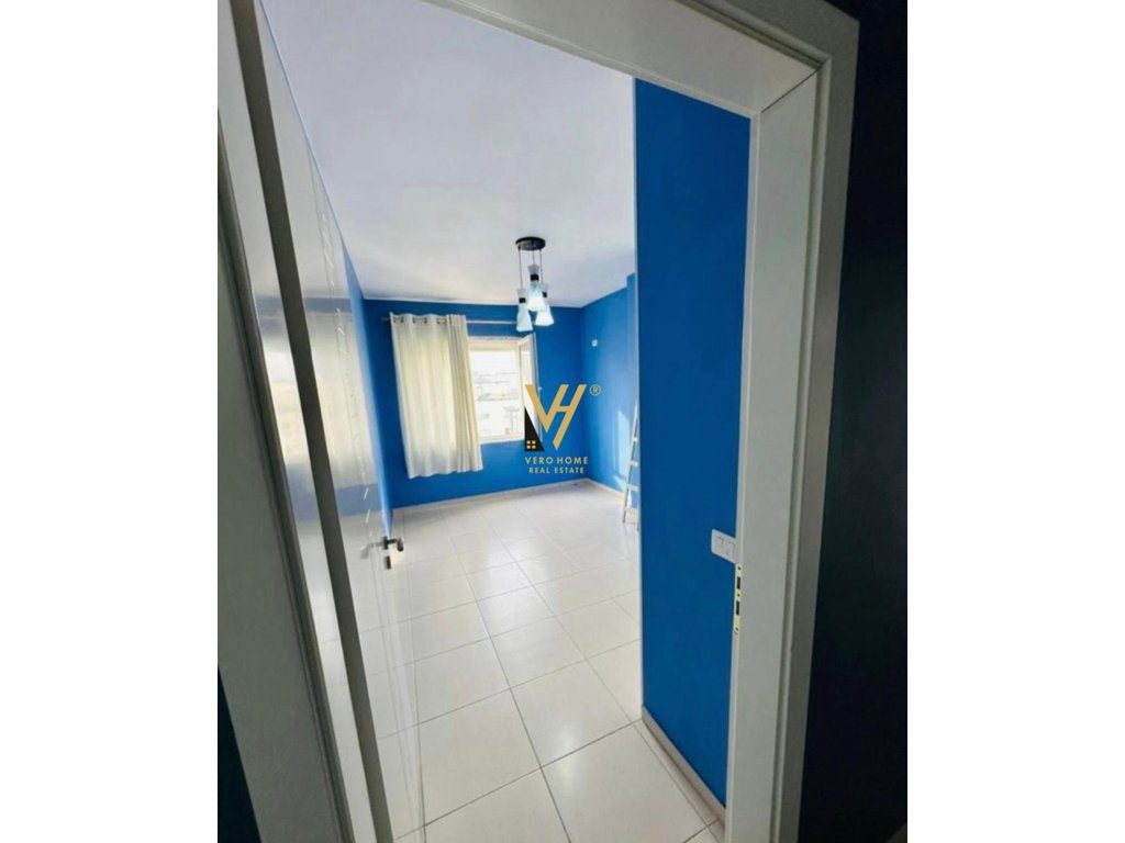 SHITET APARTAMENT 2+1+BLK TE UNAZA E RE 13.500.000 LEKE 3