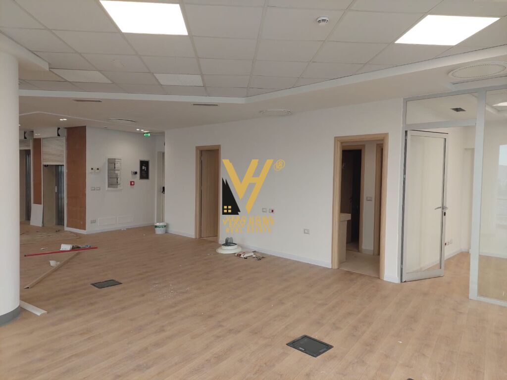 JEPET ZYRE 230 M2 BRUTO ME QERA TE PALLATI ME SHIGJETA 2.600 EURO