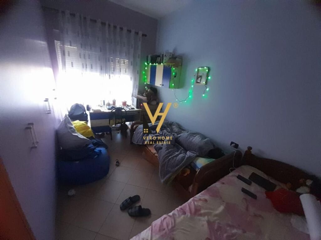 Shitet Apartament 2+1+ballkon te Xhamlliku 80 m2 4