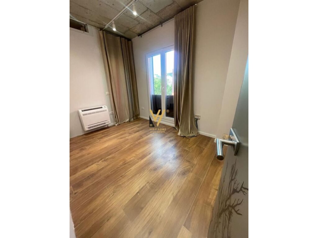 Jepet zyre me qera te Rruga e Elbasanit 185 m2 3