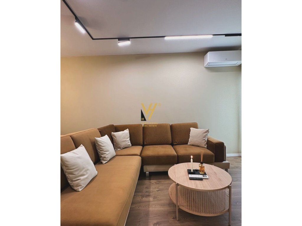 JEPET APARTAMENT 2+1+BLK ME QIRA TE KOMUNA E PARISIT 1.000 EURO