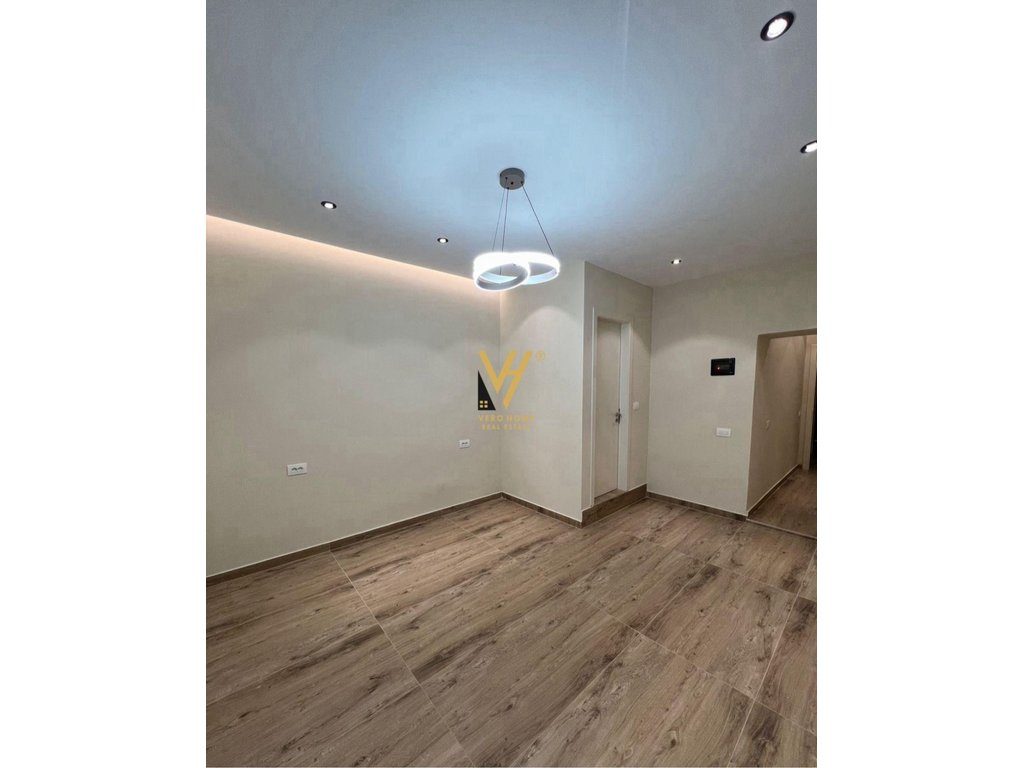 JEPET ZYRE 30 M2 ME QIRA TE RRUGA MYSLYM SHYRI 800 EURO 4