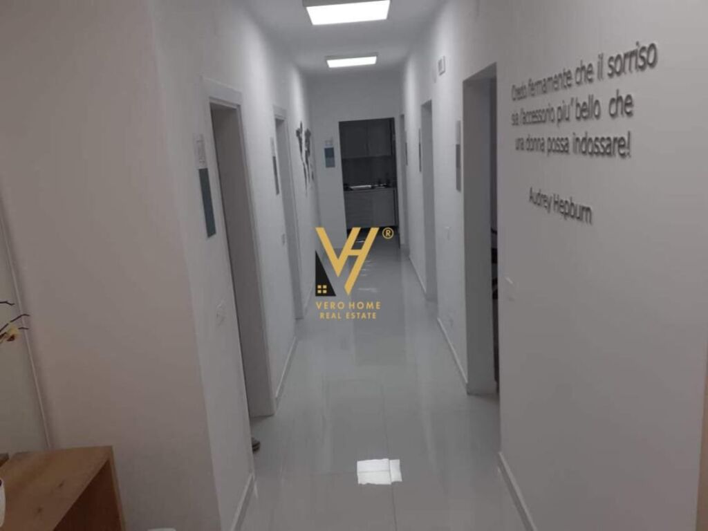 Shitet ambjent biznesi te Blloku 156 m2 3