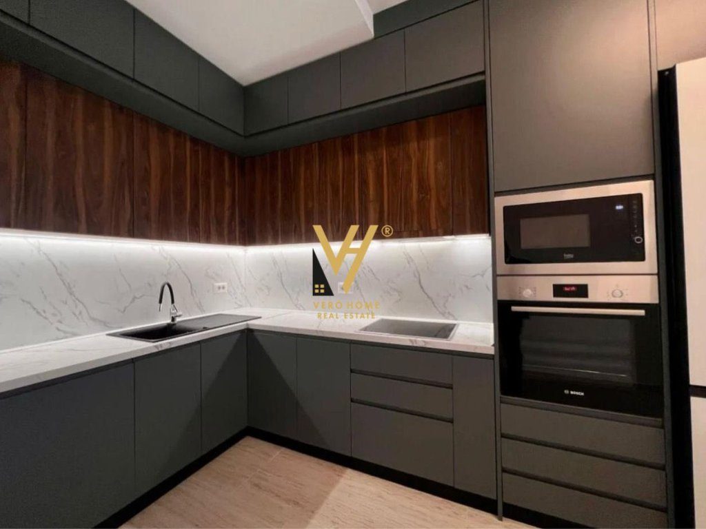 JEPET APARTAMENT 2+1+2 ME QERA TE LIQENI ARTIFICIAL 1.700 EURO 2