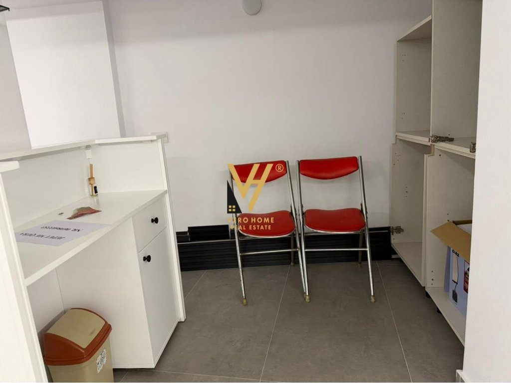 JEPET AMBIENT BIZNESI 50M2 ME QERA TE ISH EKSPOZITA 50.000 LEKE 3