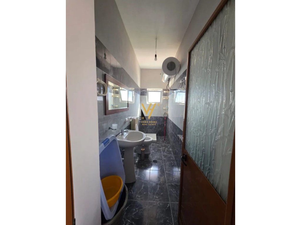 JEPET APARTAMENT 1+1 ME QERA NE MISTO MAME 400 EURO 4