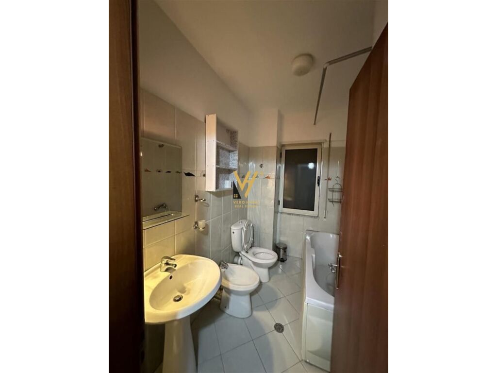 Jepet Apartament 2+1+2+ballkon me qera te Kopshti Zoologjik 115 m2 2