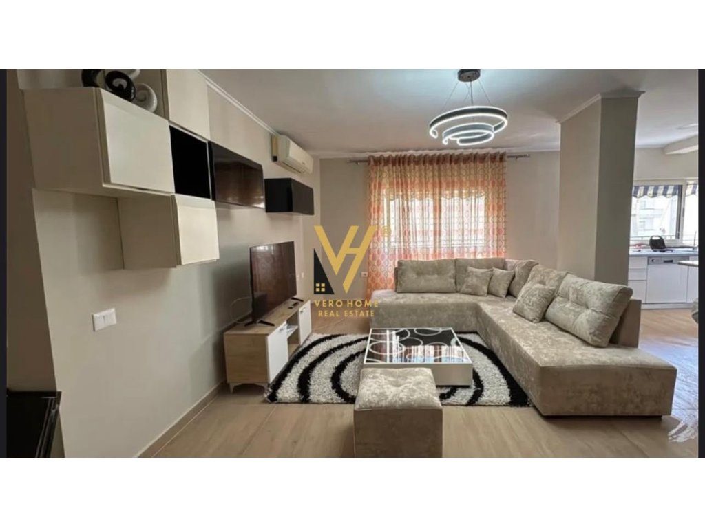 JEPET APARTAMENT 2+1+BLK ME QERA TE KOMUNA E PARISIT 80.000 LEKE
