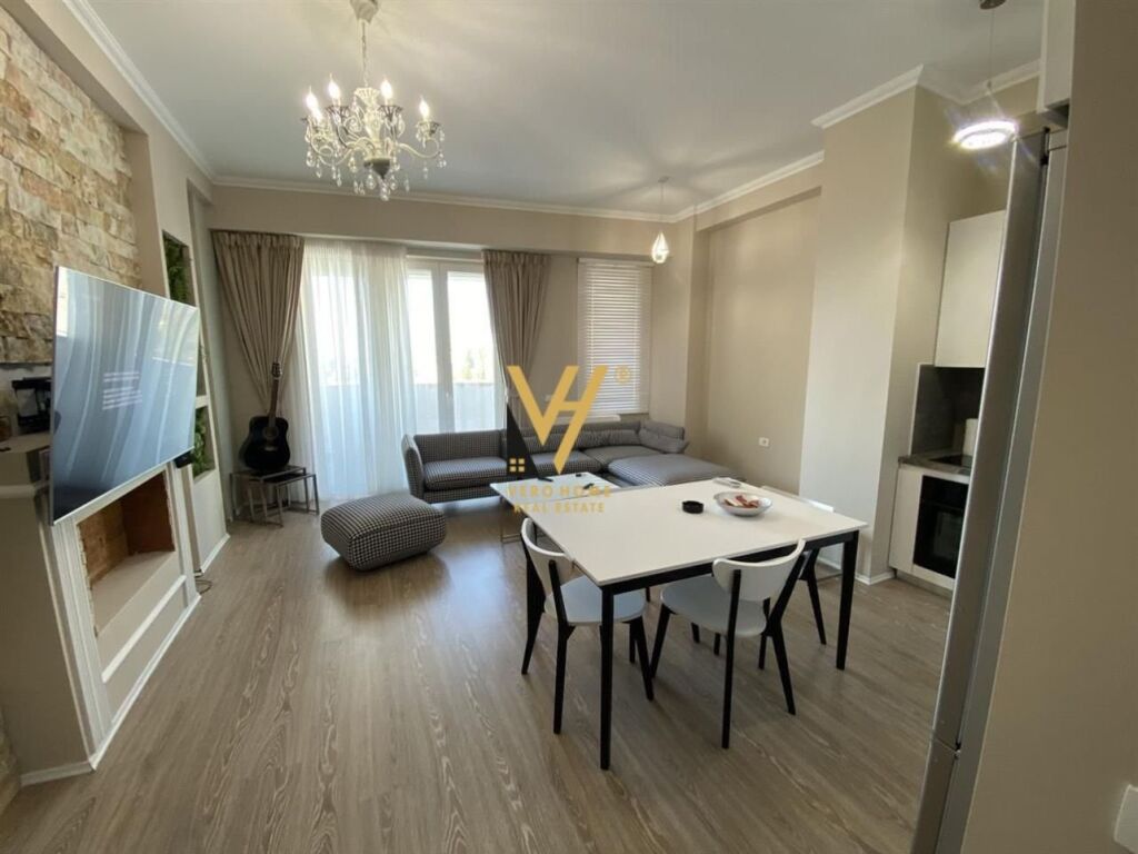 Shitet Apartament 2+1+2+ballkon te Kompleksi Kontakt , 21 Dhjetori 132 m2