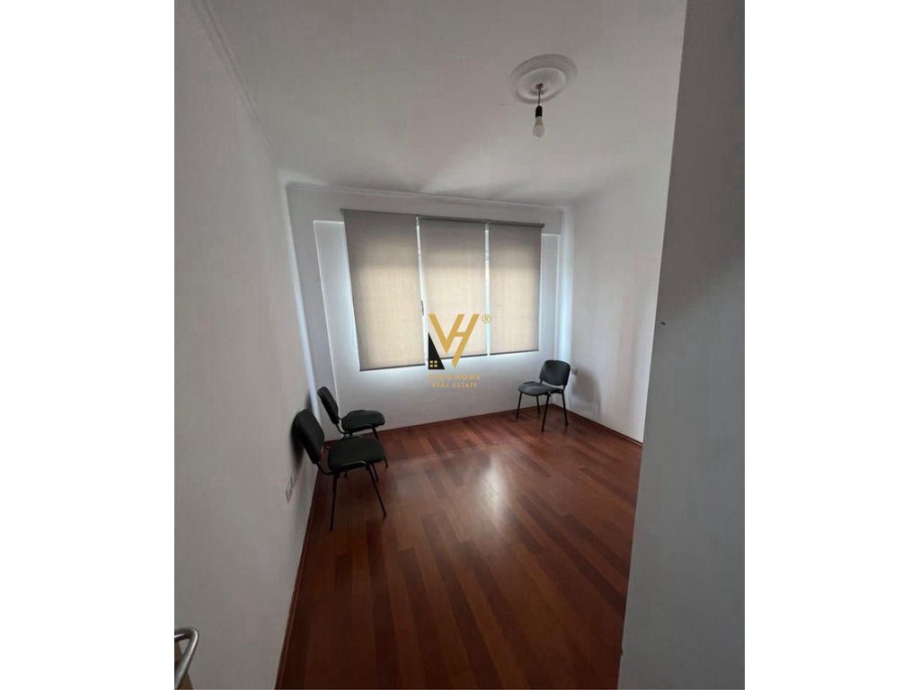 JEPET ZYRE 130 M2 ME QIRA TE 5 MAJI, QENDRA CONCORD 950 EURO 2