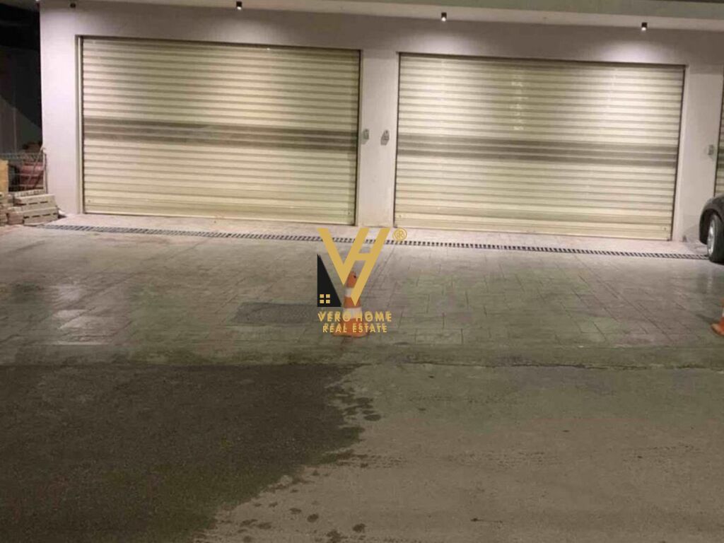 JEPET MAGAZINE 180 M2 ME QERA NE SAUK 800 EURO
