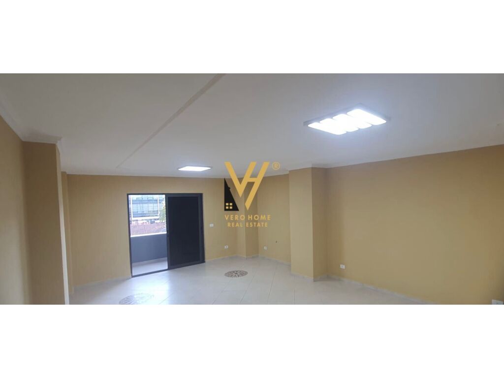Jepet Zyre me qera ne Qender 160 m2 2