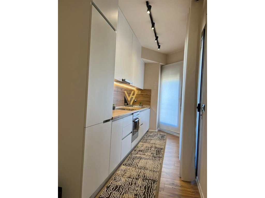 JEPET APARTAMENT 1+1 ME QERA TE STACIONI I TRENIT 80.000 LEKE 2