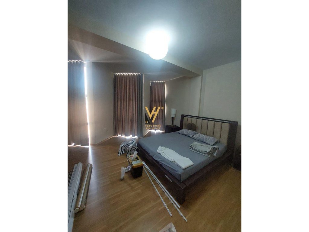 JEPET GODINE 4 KATESHE ME QERA NE VAQARR 4.000 EURO 4
