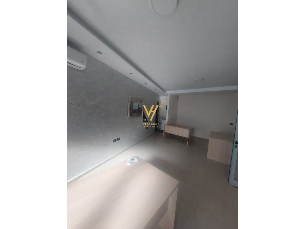 JEPET ZYRE 40 M2 ME QERA TE PAZARI I RI 50.000 LEKE
